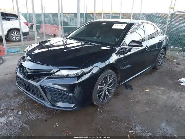 4T1G11AK2NU716444 2022 TOYOTA CAMRY - Image 2