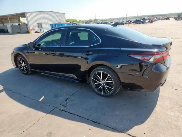 4T1G11AK2NU717464 2022 TOYOTA CAMRY - Image 2
