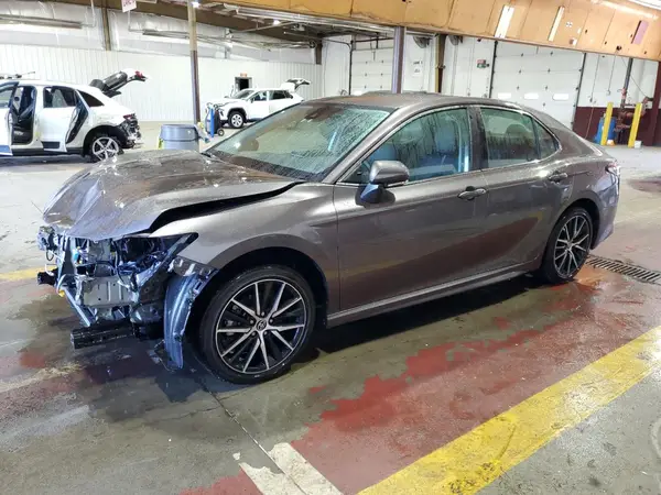4T1G11AK2PU175589 2023 TOYOTA CAMRY - Image 1