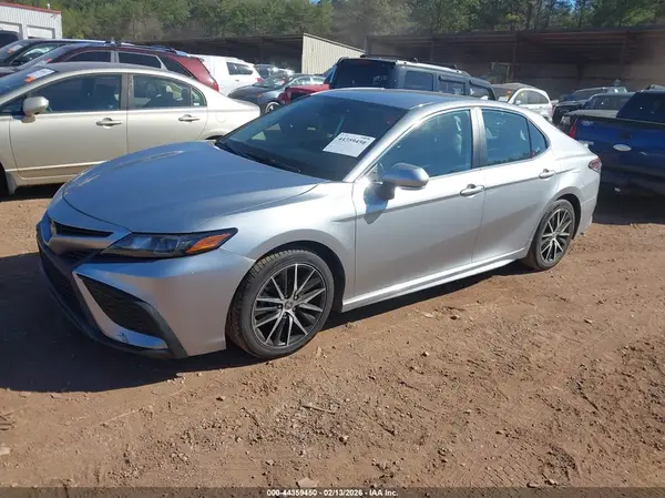 4T1G11AK2PU747079 2023 TOYOTA CAMRY - Image 2