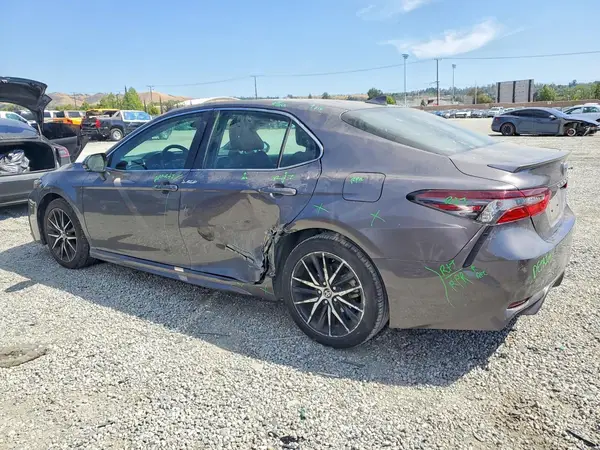 4T1G11AK2PU769938 2023 TOYOTA CAMRY - Image 2