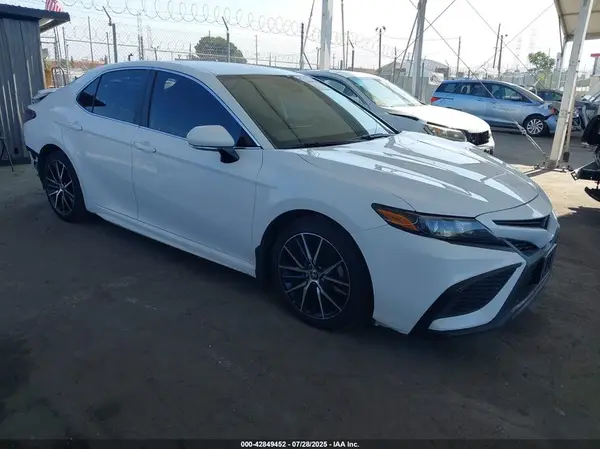 4T1G11AK2PU772824 2023 TOYOTA CAMRY - Image 1