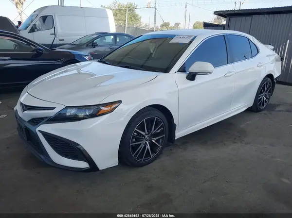 4T1G11AK2PU772824 2023 TOYOTA CAMRY - Image 2