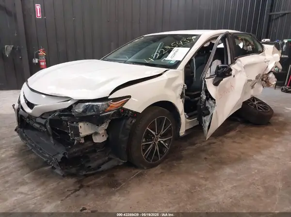 4T1G11AK2PU775383 2023 TOYOTA CAMRY - Image 2
