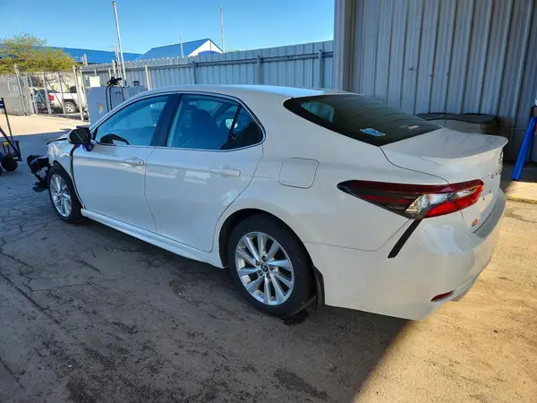 4T1G11AK2PU781636 2023 TOYOTA CAMRY - Image 2