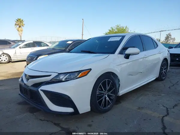 4T1G11AK2PU799683 2023 TOYOTA CAMRY - Image 2