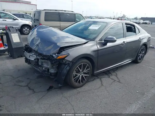 4T1G11AK2PU806759 2023 TOYOTA CAMRY - Image 2