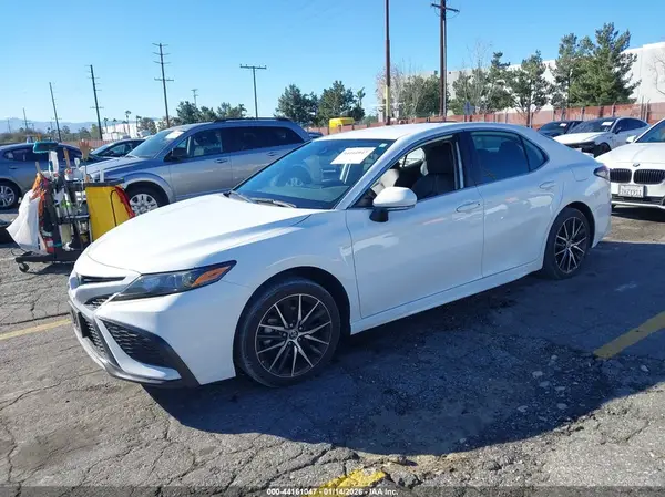 4T1G11AK2PU815140 2023 TOYOTA CAMRY - Image 2