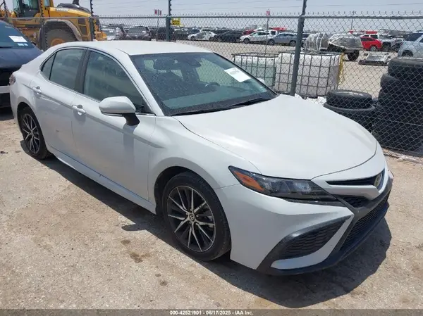4T1G11AK2RU218783 2024 TOYOTA CAMRY - Image 1
