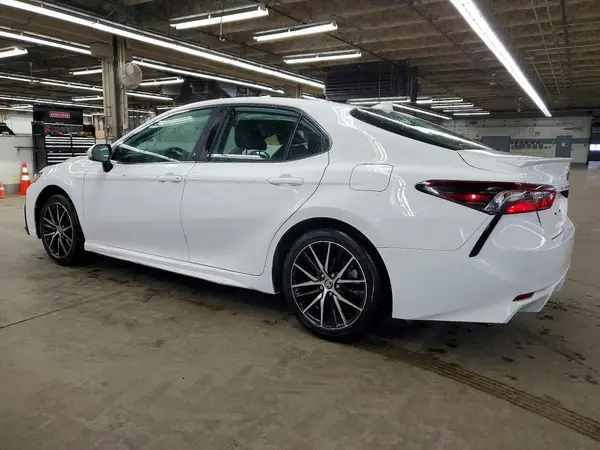 4T1G11AK2RU246020 2024 TOYOTA CAMRY - Image 2