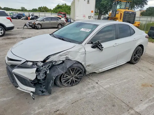 4T1G11AK2RU249953 2024 TOYOTA CAMRY - Image 1