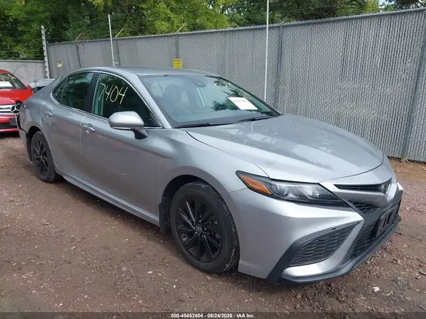 4T1G11AK2RU257700 2024 TOYOTA CAMRY - Image 1