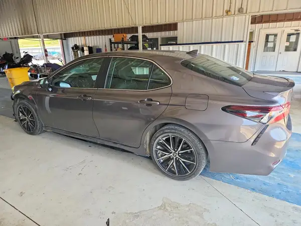 4T1G11AK2RU261889 2024 TOYOTA CAMRY - Image 2