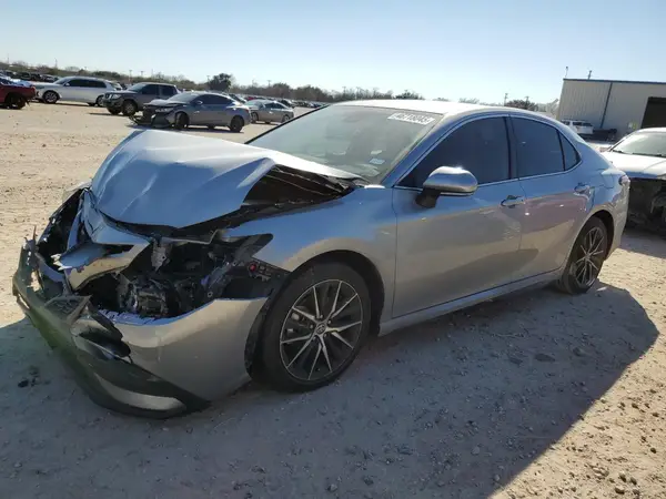 4T1G11AK2RU264789 2024 TOYOTA CAMRY - Image 1