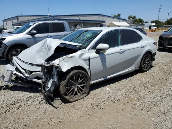 4T1G11AK2RU265375 2024 TOYOTA CAMRY - Image 1