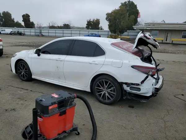 4T1G11AK2RU848934 2024 TOYOTA CAMRY - Image 2