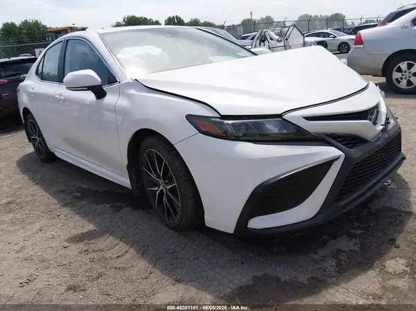 4T1G11AK2RU866396 2024 TOYOTA CAMRY - Image 1