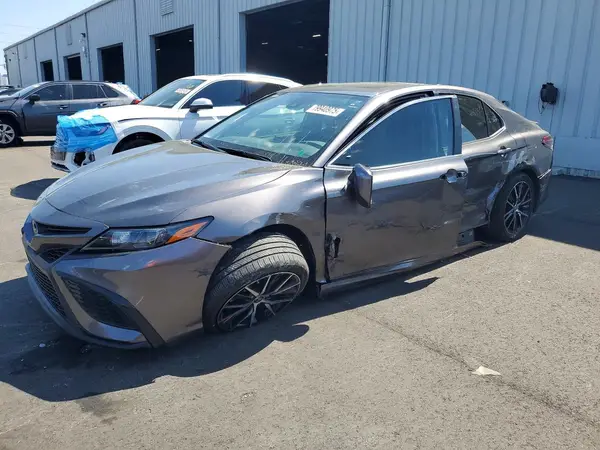 4T1G11AK2RU867029 2024 TOYOTA CAMRY - Image 1