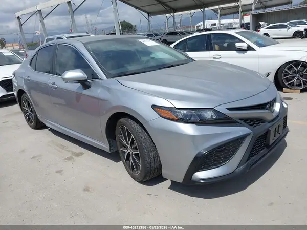 4T1G11AK2RU878323 2024 TOYOTA CAMRY - Image 1