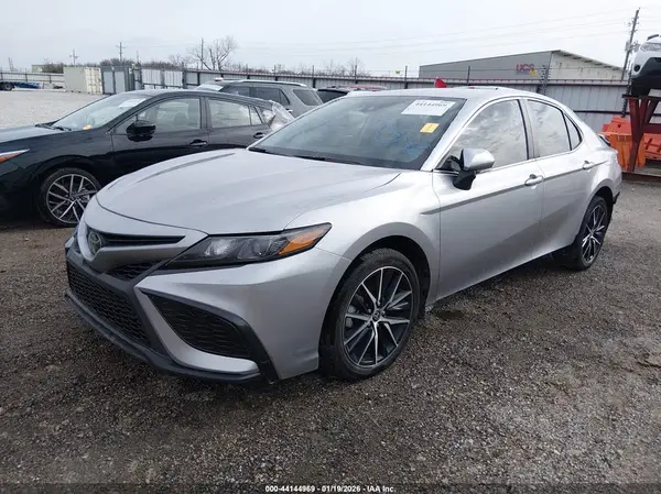 4T1G11AK2RU879438 2024 TOYOTA CAMRY - Image 2
