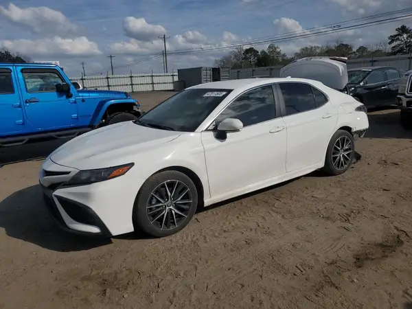 4T1G11AK2RU883022 2024 TOYOTA CAMRY - Image 1