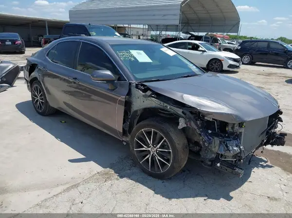 4T1G11AK2RU885868 2024 TOYOTA CAMRY - Image 1