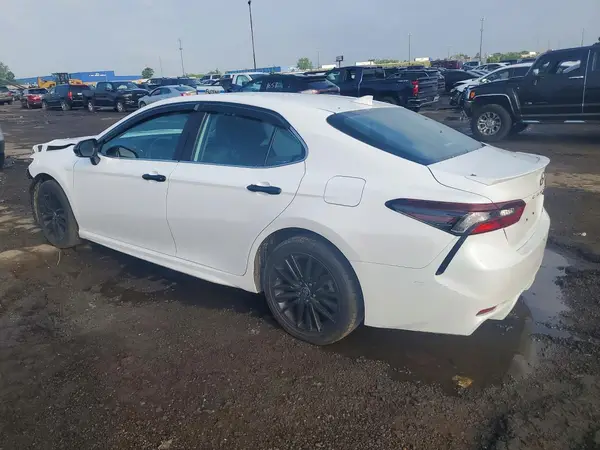 4T1G11AK2RU890682 2024 TOYOTA CAMRY - Image 2