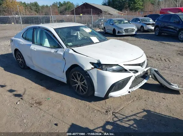 4T1G11AK2RU892268 2024 TOYOTA CAMRY - Image 1