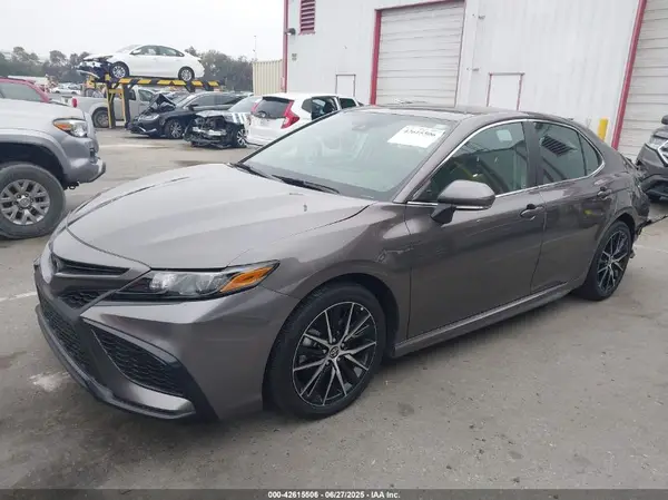 4T1G11AK2RU905066 2024 TOYOTA CAMRY - Image 2