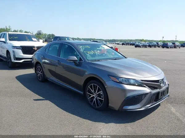4T1G11AK2RU911157 2024 TOYOTA CAMRY - Image 1