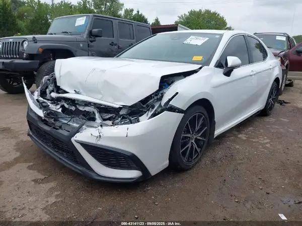 4T1G11AK2RU916049 2024 TOYOTA CAMRY - Image 2