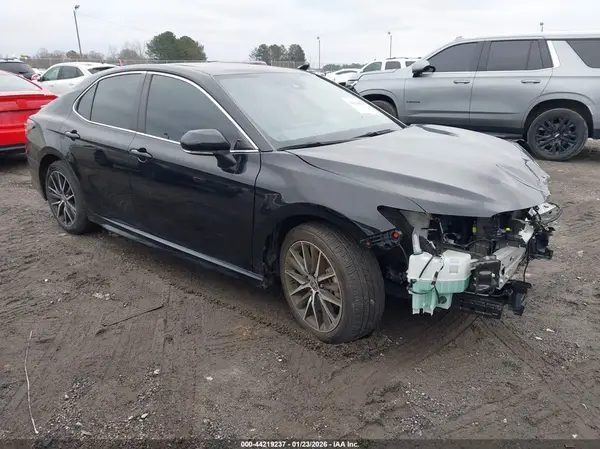 4T1G11AK2RU920540 2024 TOYOTA CAMRY - Image 1