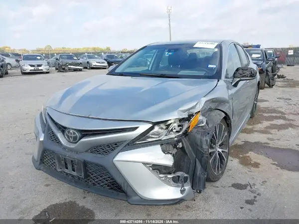 4T1G11AK3LU301100 2020 TOYOTA CAMRY - Image 2