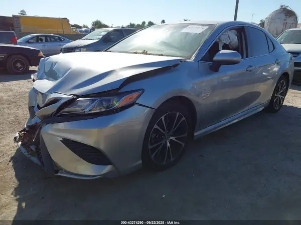 4T1G11AK3LU306720 2020 TOYOTA CAMRY - Image 2