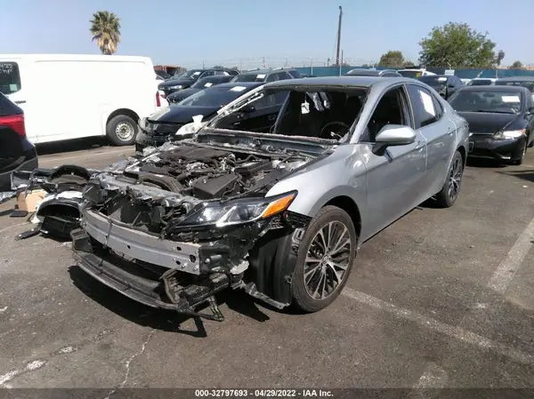 4T1G11AK3LU316440 2020 TOYOTA CAMRY - Image 2