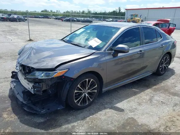 4T1G11AK3LU330483 2020 TOYOTA CAMRY - Image 2