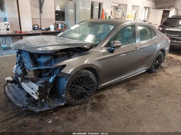 4T1G11AK3LU331780 2020 TOYOTA CAMRY - Image 2