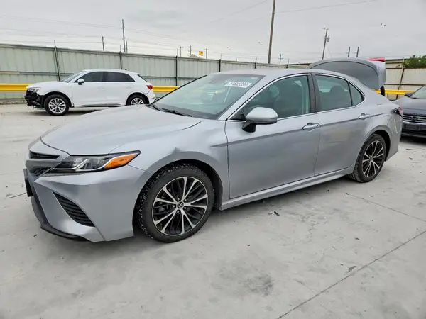 4T1G11AK3LU339717 2020 TOYOTA CAMRY - Image 1