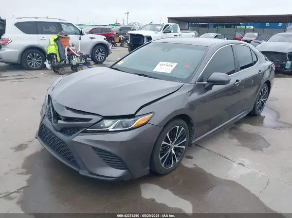4T1G11AK3LU349972 2020 TOYOTA CAMRY - Image 2