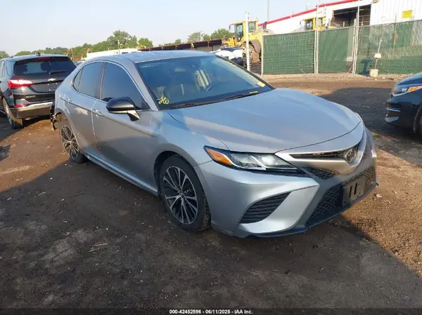 4T1G11AK3LU354640 2020 TOYOTA CAMRY - Image 1
