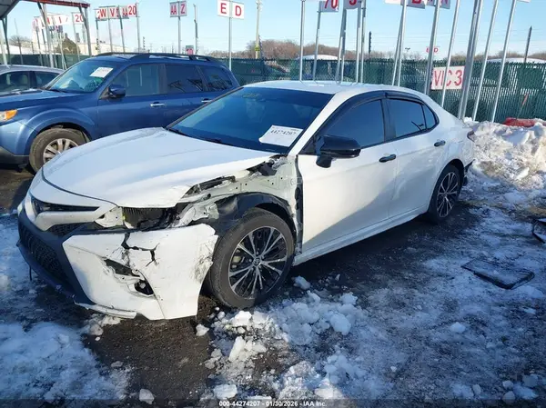 4T1G11AK3LU357604 2020 TOYOTA CAMRY - Image 2