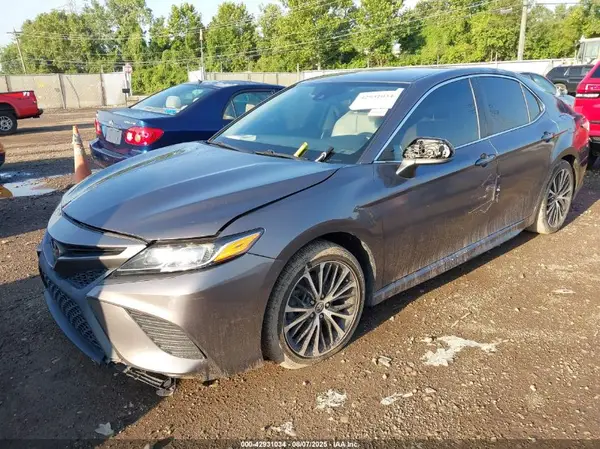 4T1G11AK3LU360289 2020 TOYOTA CAMRY - Image 2