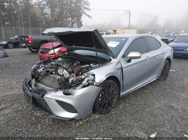 4T1G11AK3LU374581 2020 TOYOTA CAMRY - Image 2