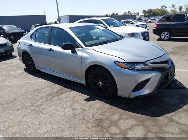 4T1G11AK3LU375987 2020 TOYOTA CAMRY - Image 1