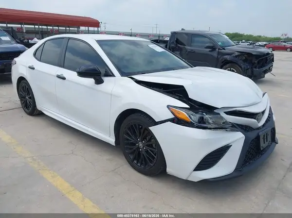 4T1G11AK3LU383149 2020 TOYOTA CAMRY - Image 1