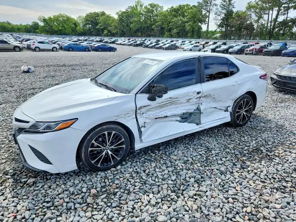 4T1G11AK3LU394524 2020 TOYOTA CAMRY - Image 1