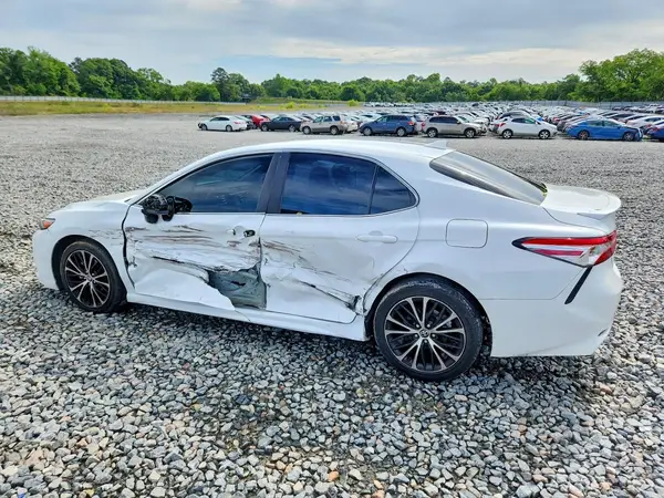 4T1G11AK3LU394524 2020 TOYOTA CAMRY - Image 2