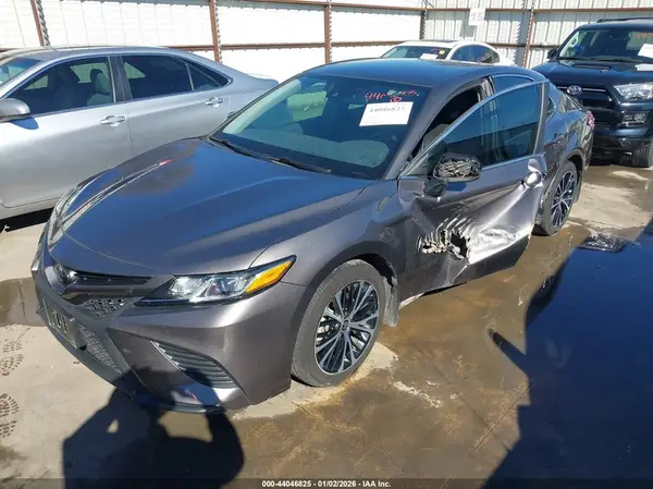 4T1G11AK3LU402105 2020 TOYOTA CAMRY - Image 2