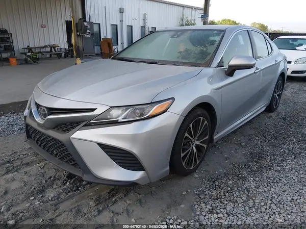 4T1G11AK3LU857312 2020 TOYOTA CAMRY - Image 2
