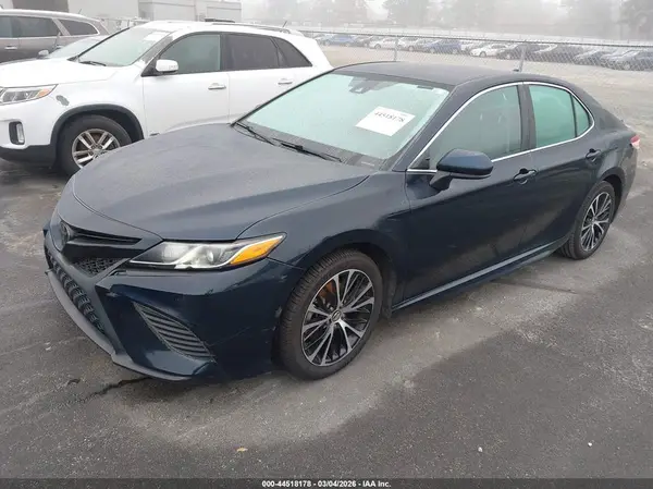 4T1G11AK3LU863840 2020 TOYOTA CAMRY - Image 2